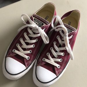 UNISEX Converse All⭐️Star’s - Men 7.5, Wom 9.5